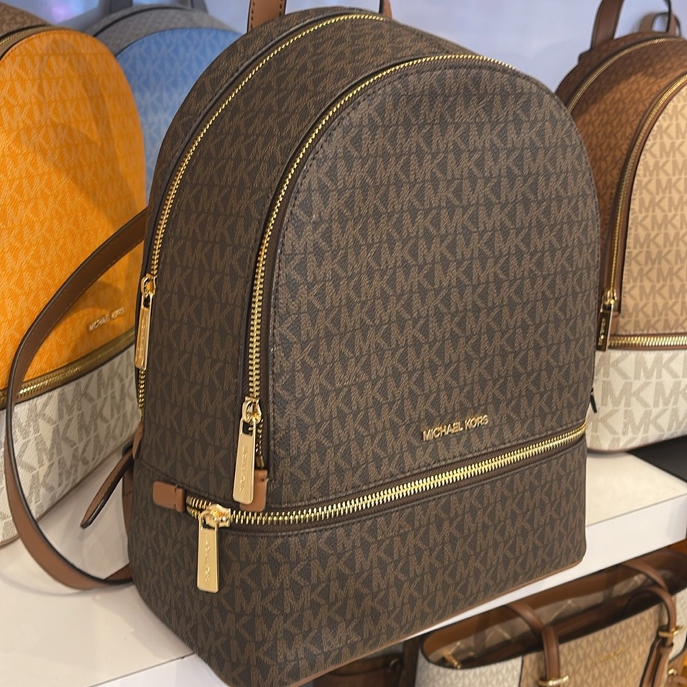 MICHAEL KORS Rhea Medium Zip Signature Logo Backpack
BROWN 
NWT - Picture 2 of 16